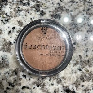 Younique Beachfront bronzer in “Hermosa”